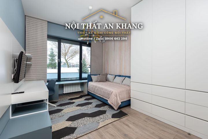 Căn hộ gỗ sáng, sofa xanh dương – khách, bếp, phòng ngủ, phòng bé, phòng tắm – góc 21