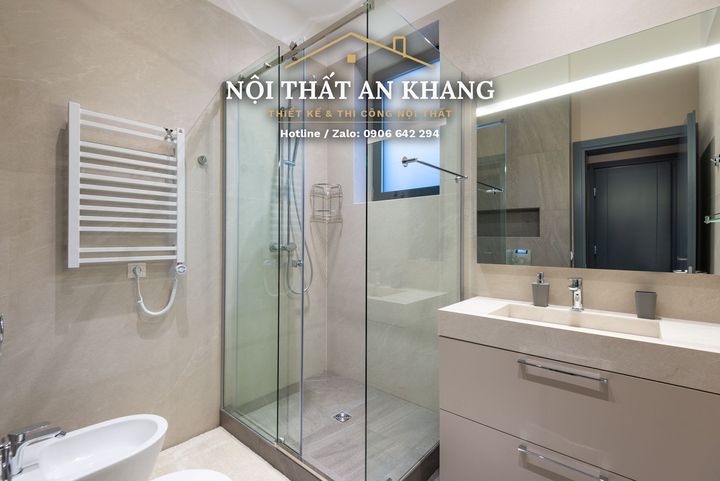 Căn hộ gỗ sáng, sofa xanh dương – khách, bếp, phòng ngủ, phòng bé, phòng tắm – góc 24