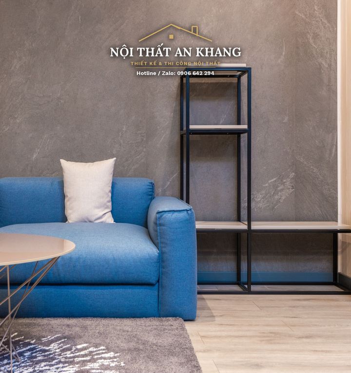 Căn hộ gỗ sáng, sofa xanh dương – khách, bếp, phòng ngủ, phòng bé, phòng tắm – góc 4