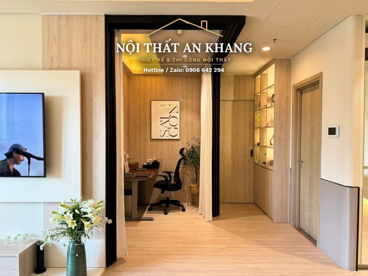 Căn hộ Japandi gỗ sồi – phòng làm việc vách kính – góc 3