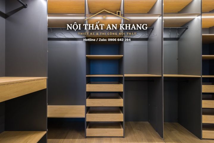 Căn hộ xanh rêu – gỗ – đá xám: khách, bếp, phòng ngủ, phòng thay đồ, phòng tắm – góc 20