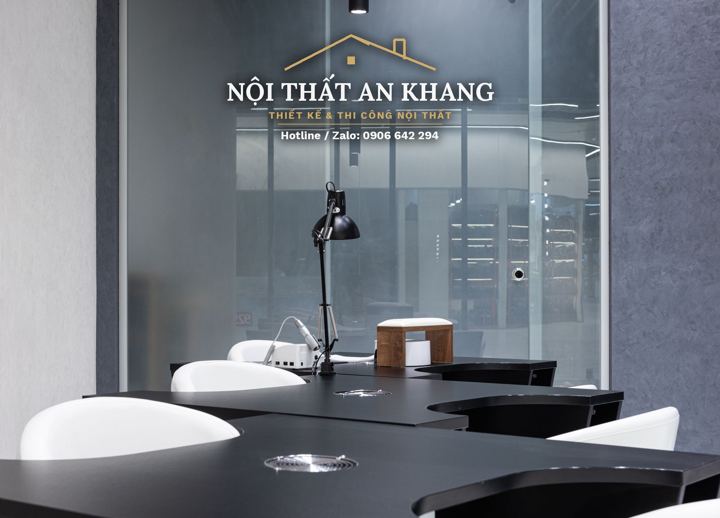 Tiệm nail đen trắng – bàn làm móng – góc 5